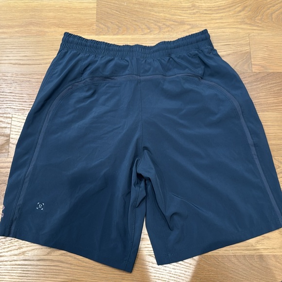 Lululemon Size Medium Pacebreaker Short Lined - Picture 2 of 2